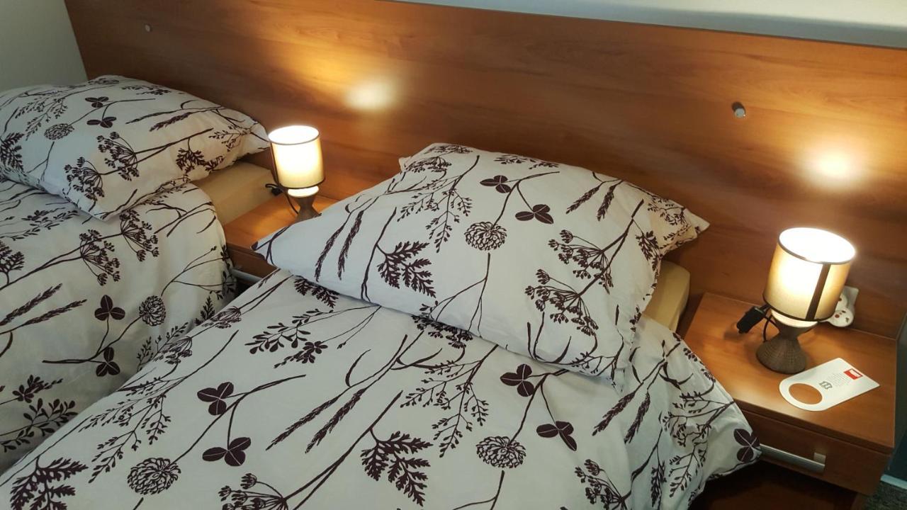 Park Rooms Dugo Selo Exterior photo